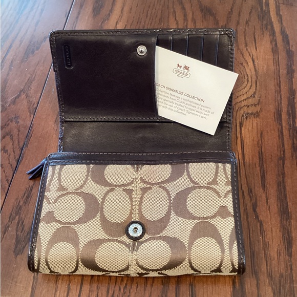 Coach Wallet - Picture 3 of 10